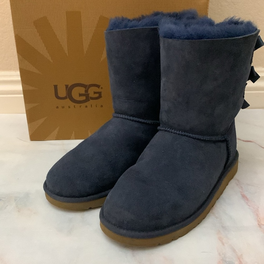 UGG Bailey bow boots navy size 6 winter boots fur boots